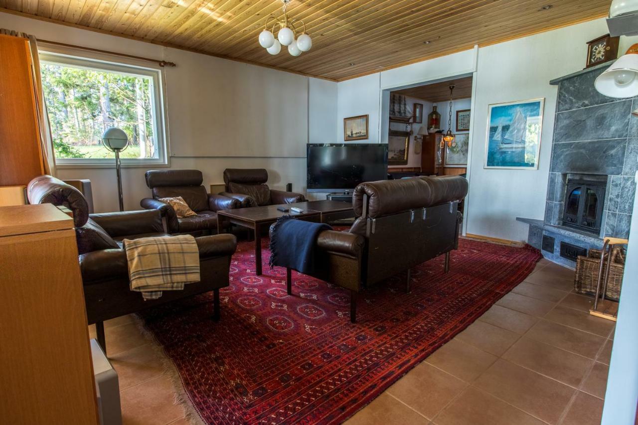 Villa Harald - Beachfront Hitis Bagian luar foto
