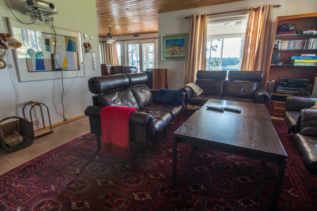 Villa Harald - Beachfront Hitis Bagian luar foto